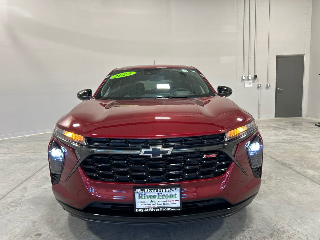 Used 2024 Chevrolet Trax RS w/ Driver Confidence Package image 3