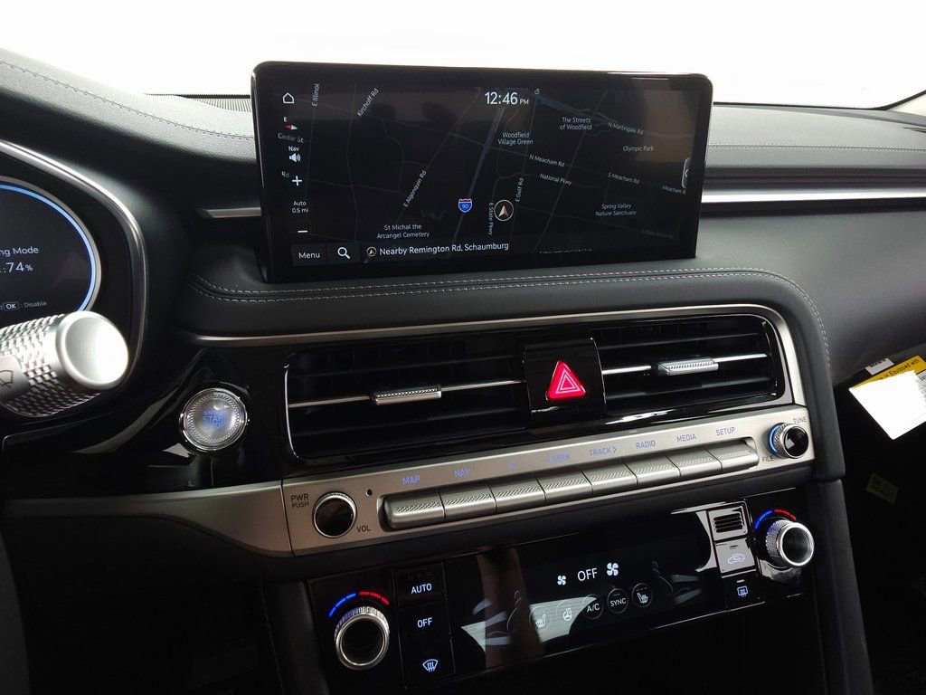 New 2025 Genesis G70 2.5T image 13