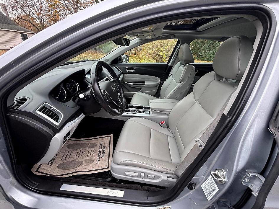 Used 2019 Acura TLX image 13