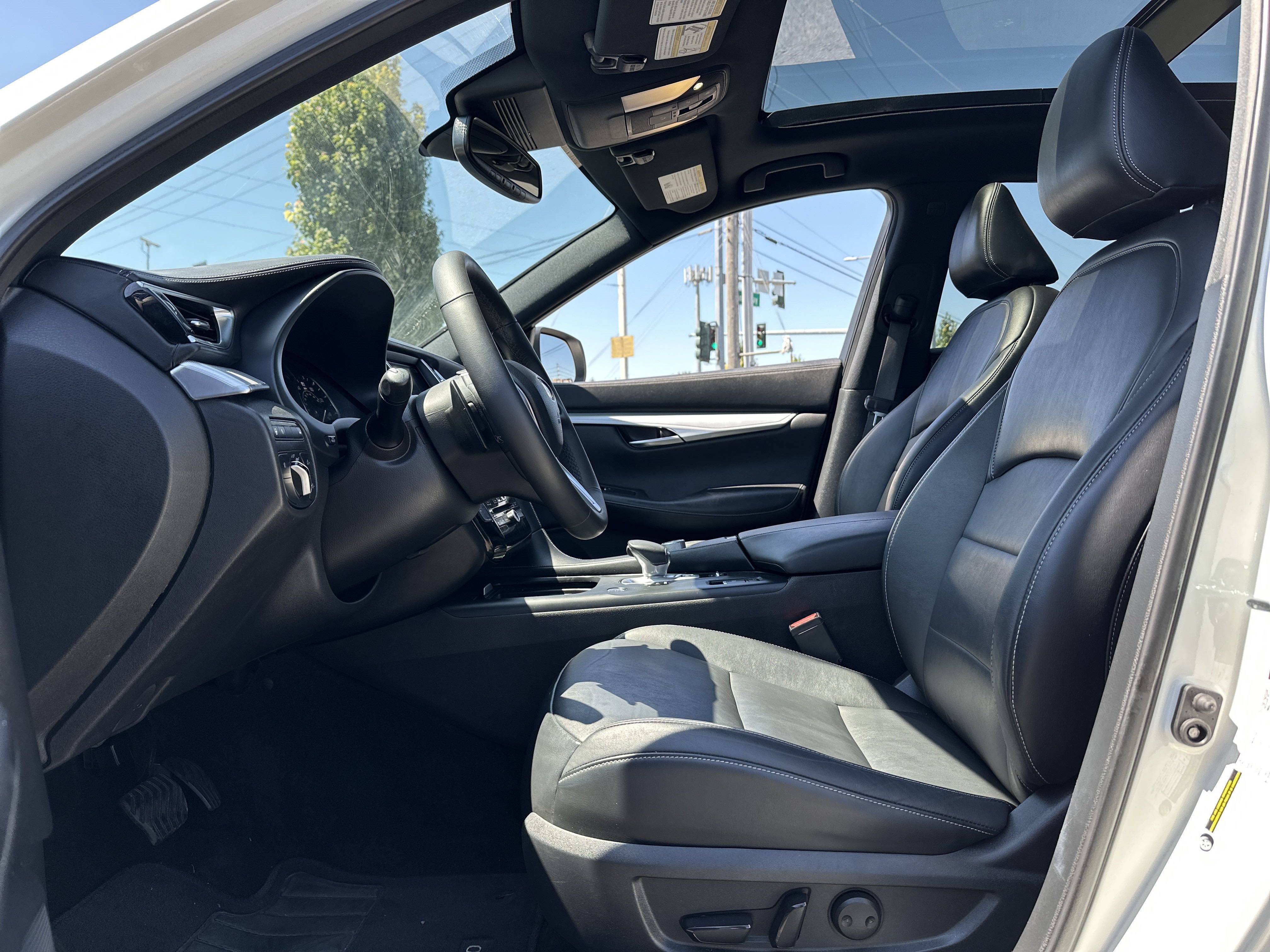 Used 2021 INFINITI QX50 Luxe w/ Appearance Package AWD/4WD image 10