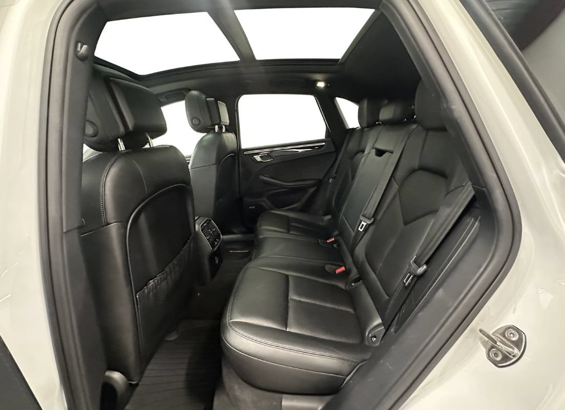 Used 2018 Porsche Macan AWD/4WD image 13