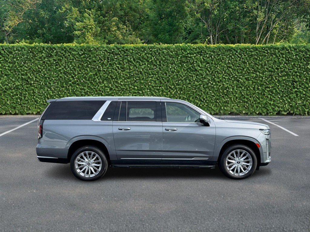 Used 2021 Cadillac Escalade ESV Premium Luxury AWD/4WD image 2