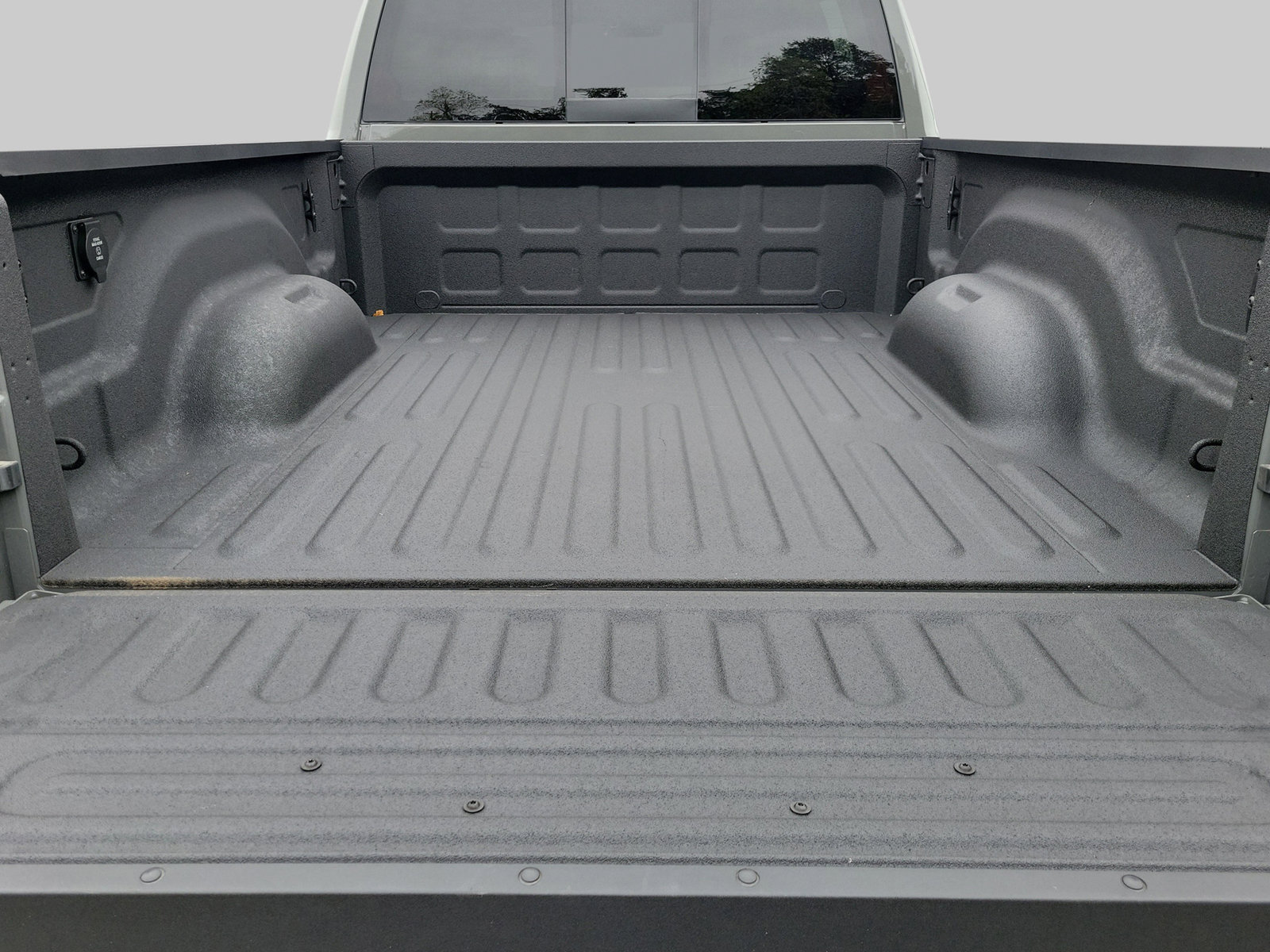 Used 2026 RAM 2500 Laramie AWD/4WD image 32