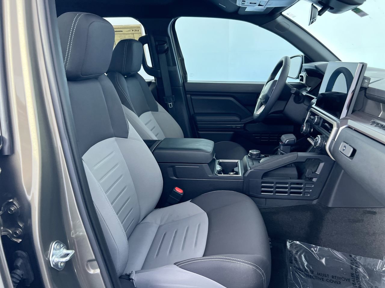 Used 2025 Toyota Tacoma TRD Off-Road AWD/4WD image 28
