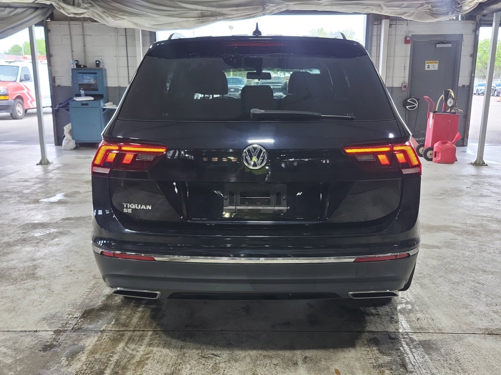 Used 2020 Volkswagen Tiguan SE FWD image 6