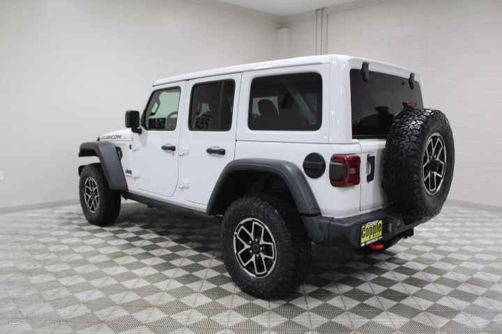 Used 2025 Jeep Wrangler Unlimited Rubicon image 9