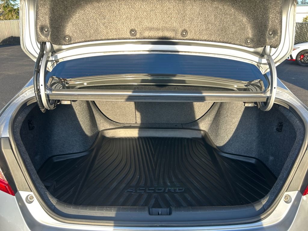 Used 2018 Honda Accord EX-L image 24