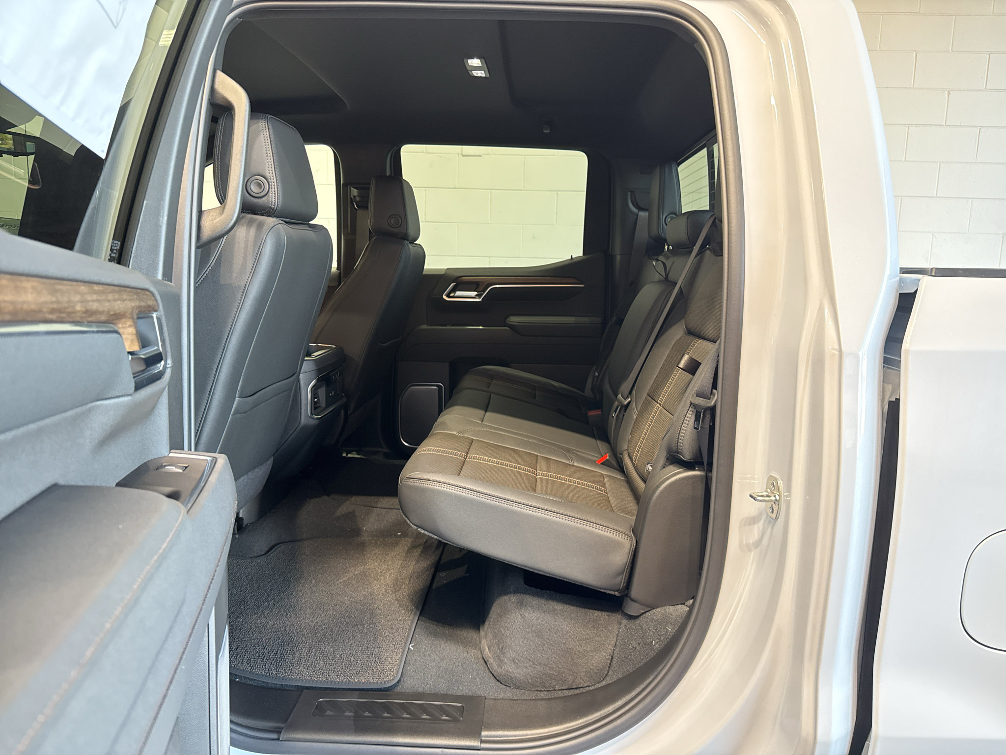 New 2026 Chevrolet Silverado 1500 High Country w/ Technology Package AWD/4WD image 13