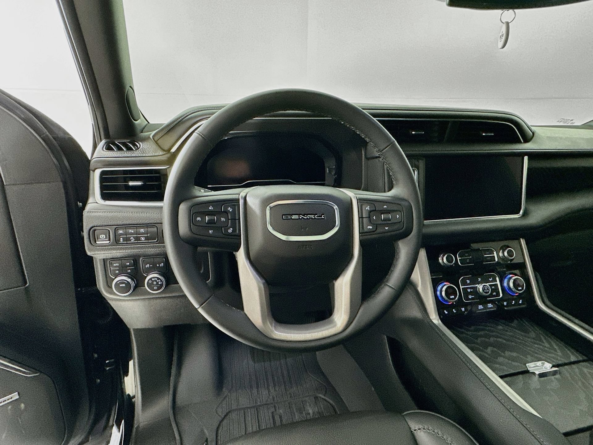Used 2024 GMC Yukon XL Denali w/ LPO, Floor Liner Package AWD/4WD image 12