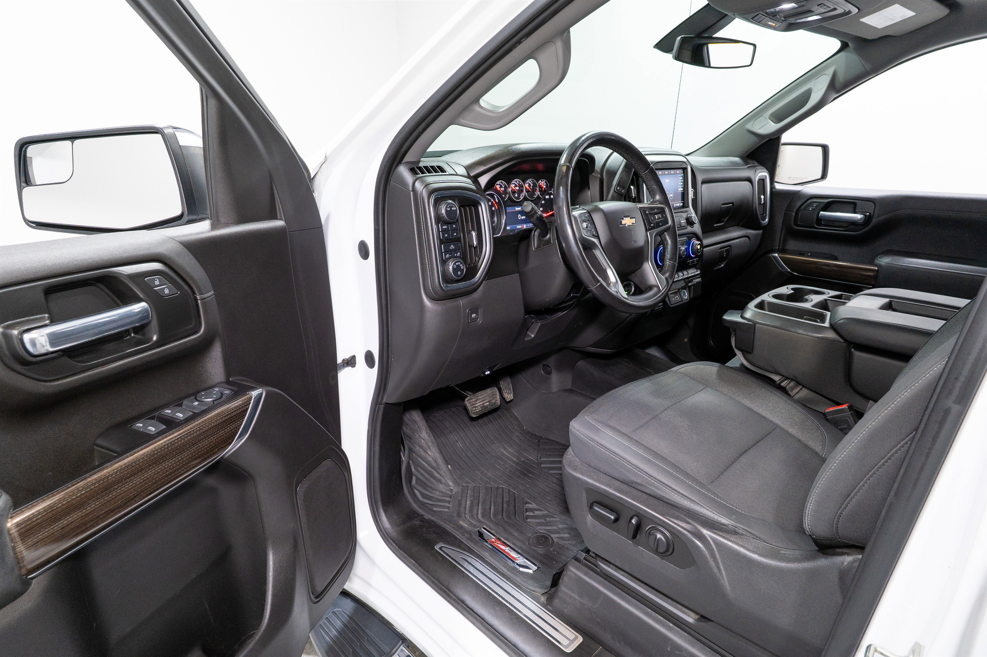 Used 2020 Chevrolet Silverado 1500 LT w/ All-Star Edition image 14