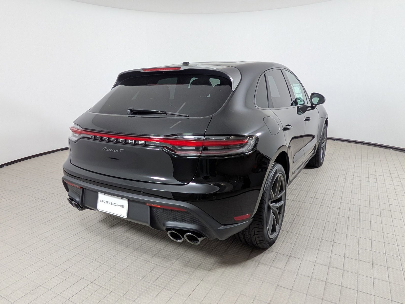 New 2026 Porsche Macan Turbo AWD/4WD image 9