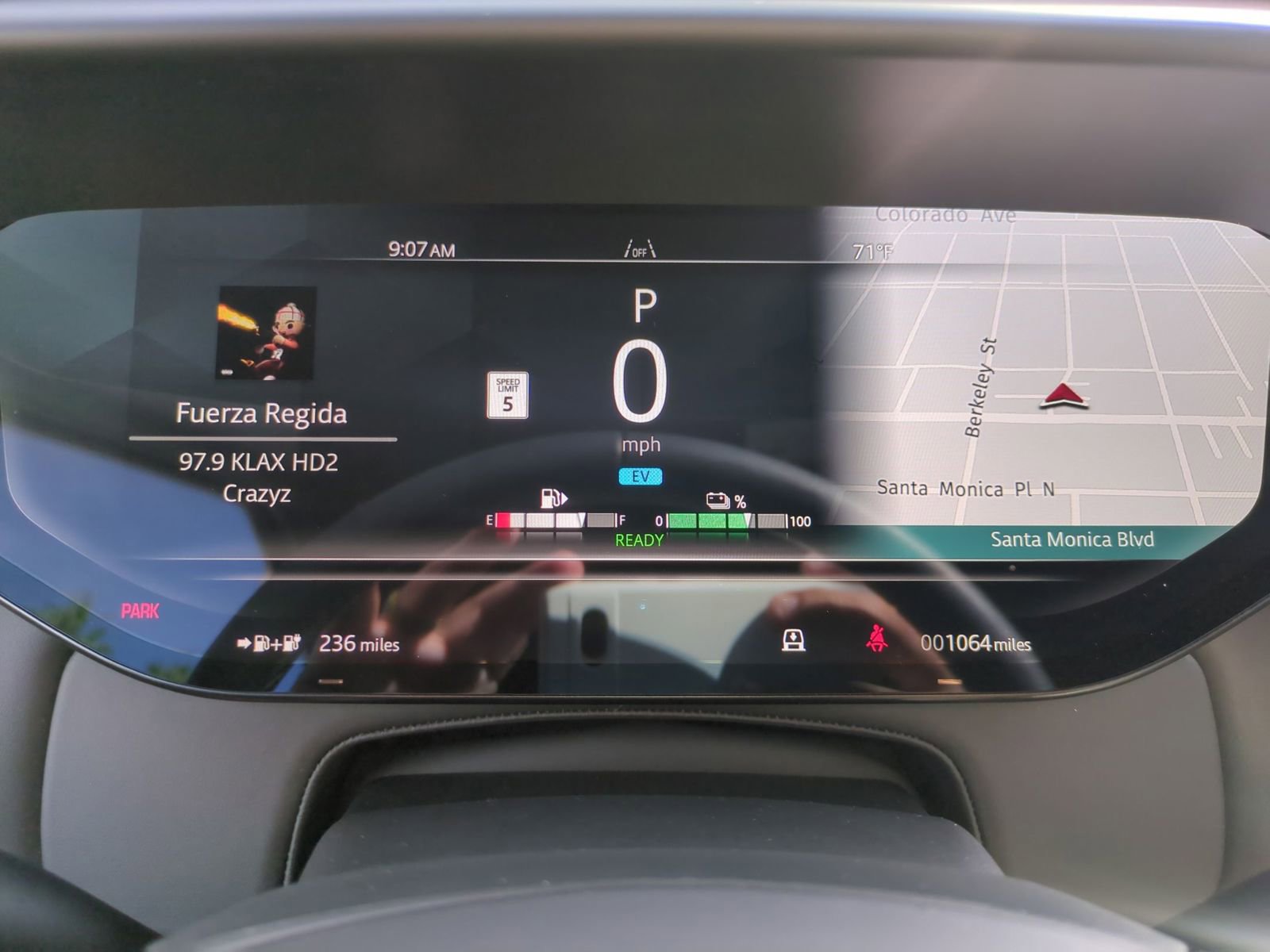 Used 2025 Land Rover Range Rover Sport Dynamic SE image 18