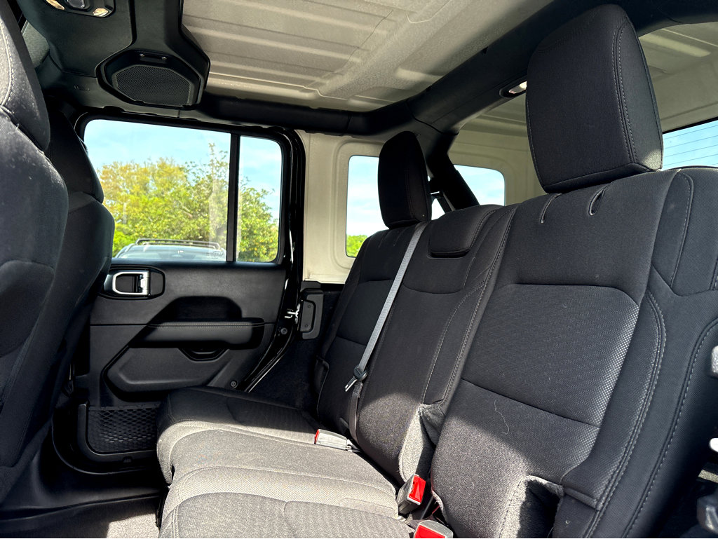 Used 2019 Jeep Wrangler Unlimited Sahara AWD/4WD image 20