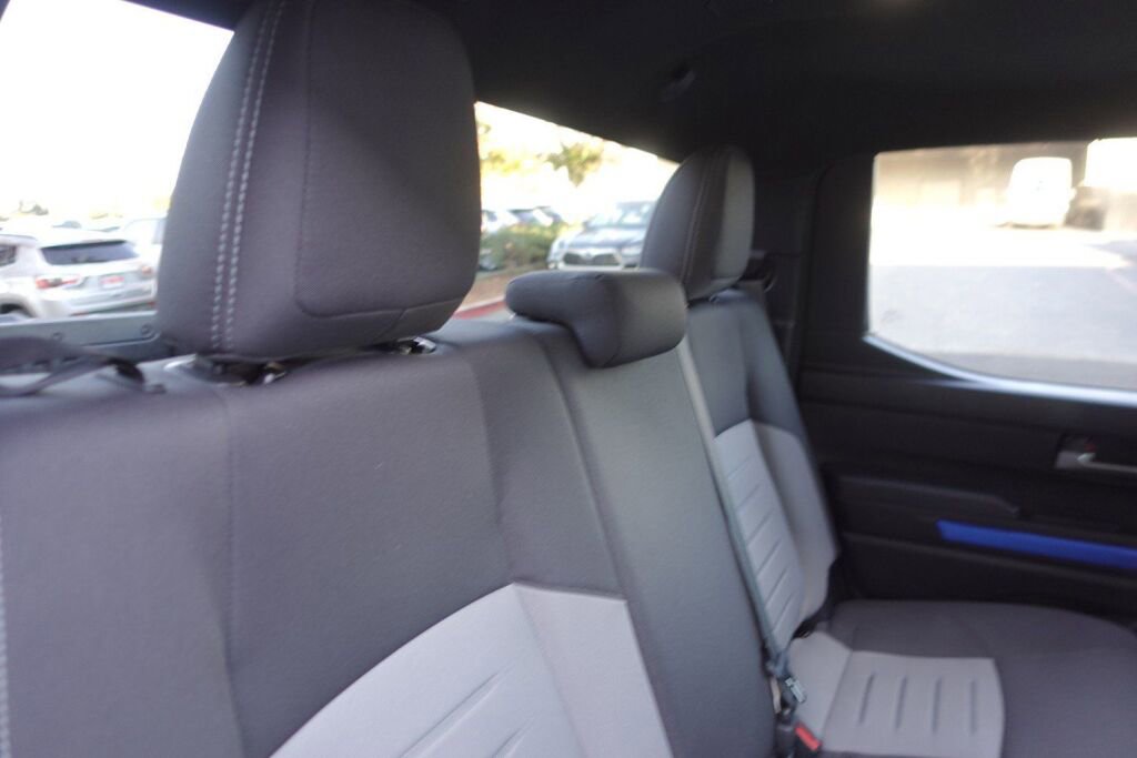 Used 2025 Toyota Tacoma TRD Off-Road image 13