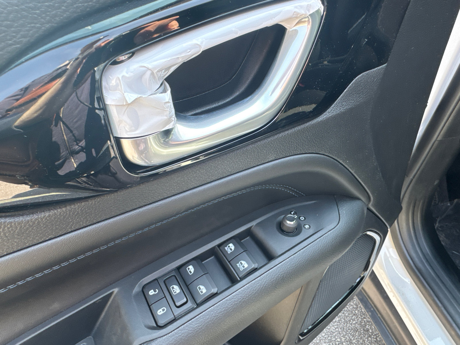 New 2026 Jeep Compass Latitude AWD/4WD image 11