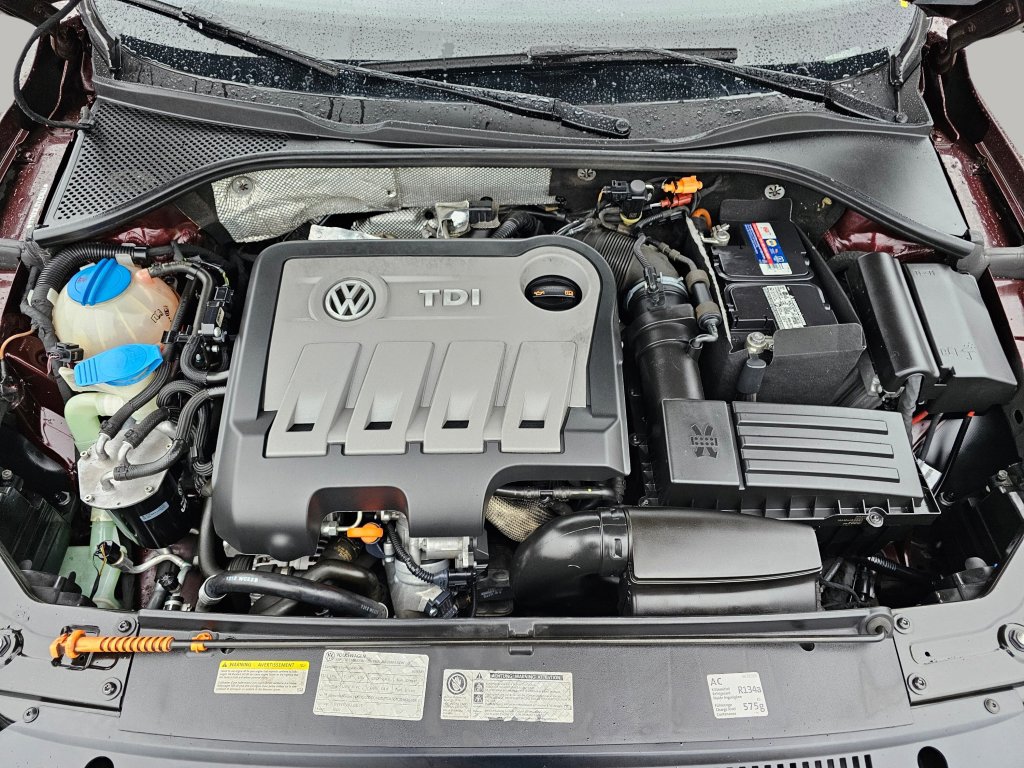 Used 2013 Volkswagen Passat TDI SEL Premium image 21