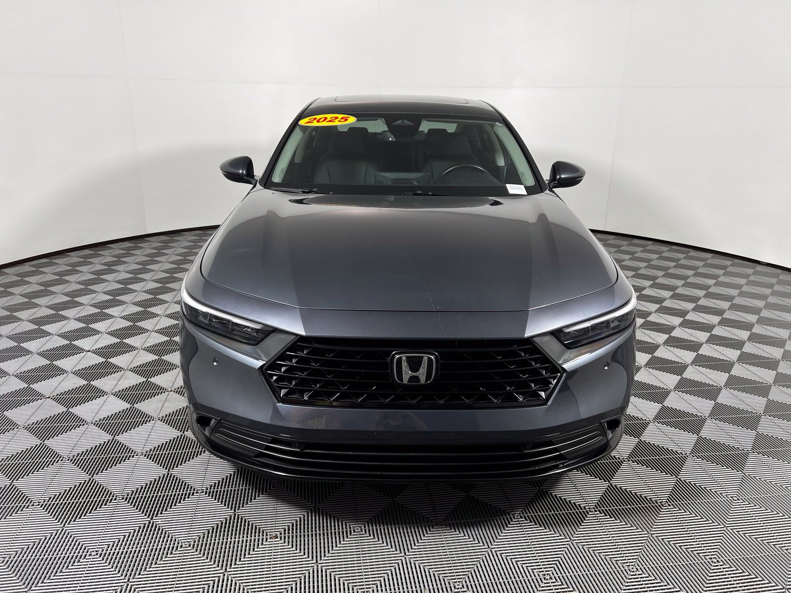 Used 2025 Honda Accord EX-L image 2