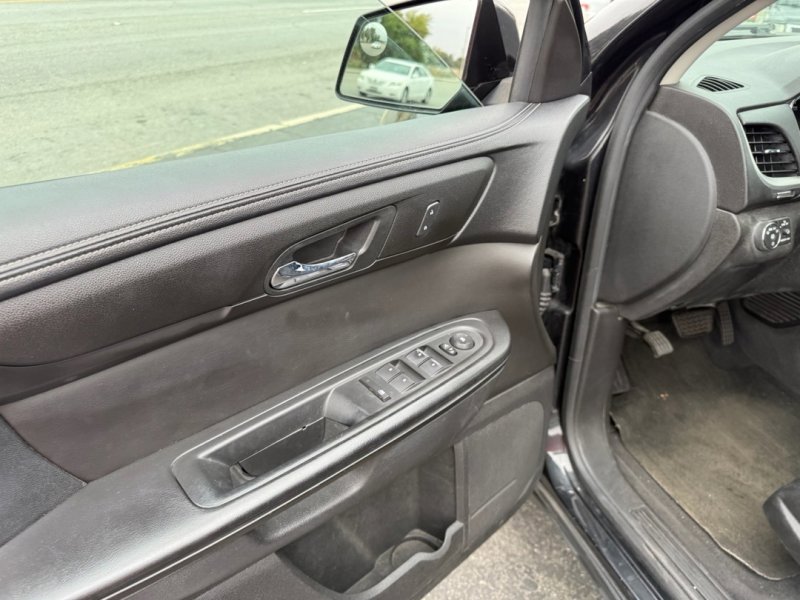 Used 2013 Chevrolet Traverse LT image 15