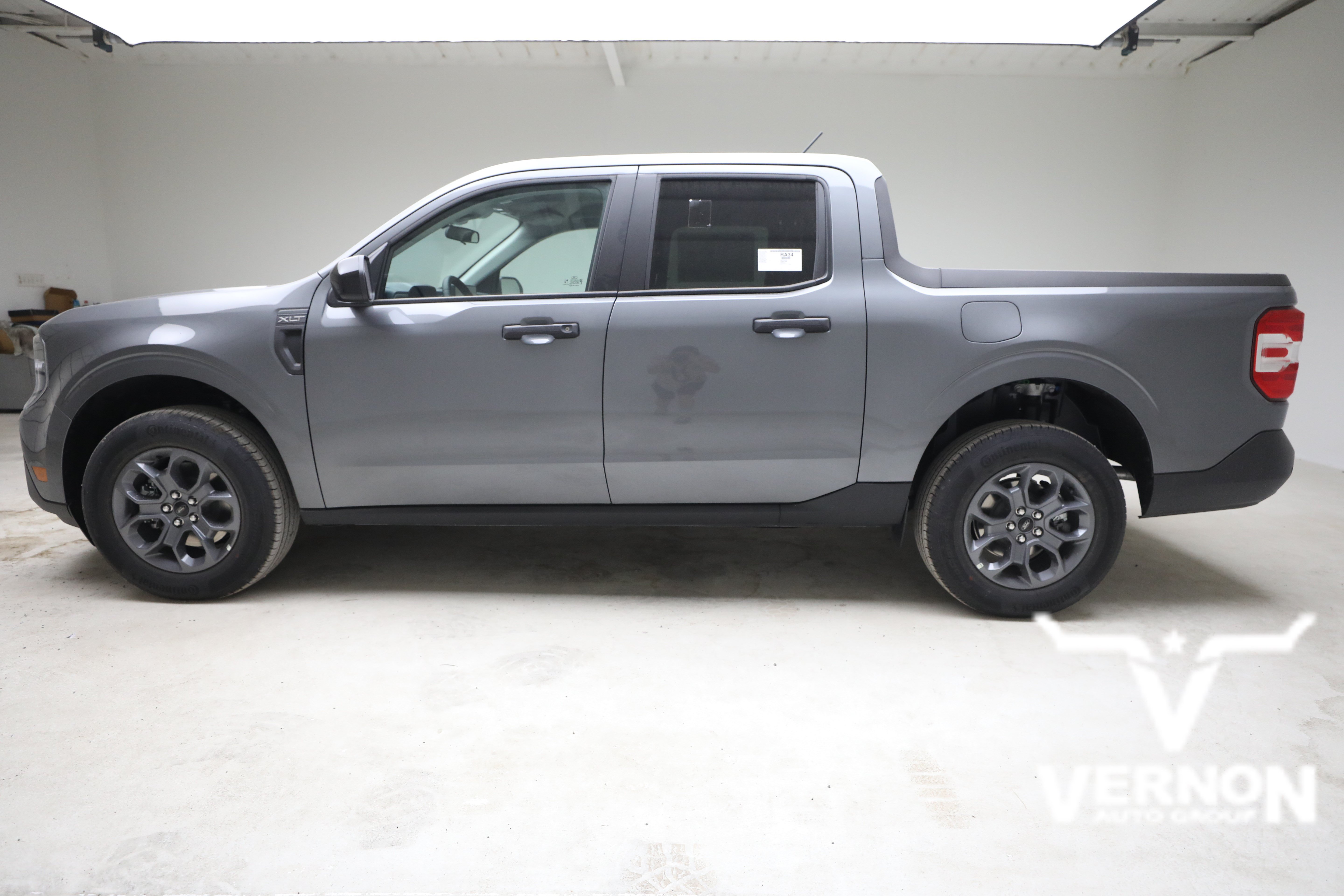 New 2026 Ford Maverick XLT w/ XLT Luxury Package FWD image 2