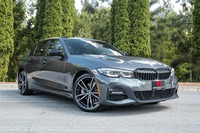 Used 2022 BMW 330e w/ M Sport Package RWD image 5