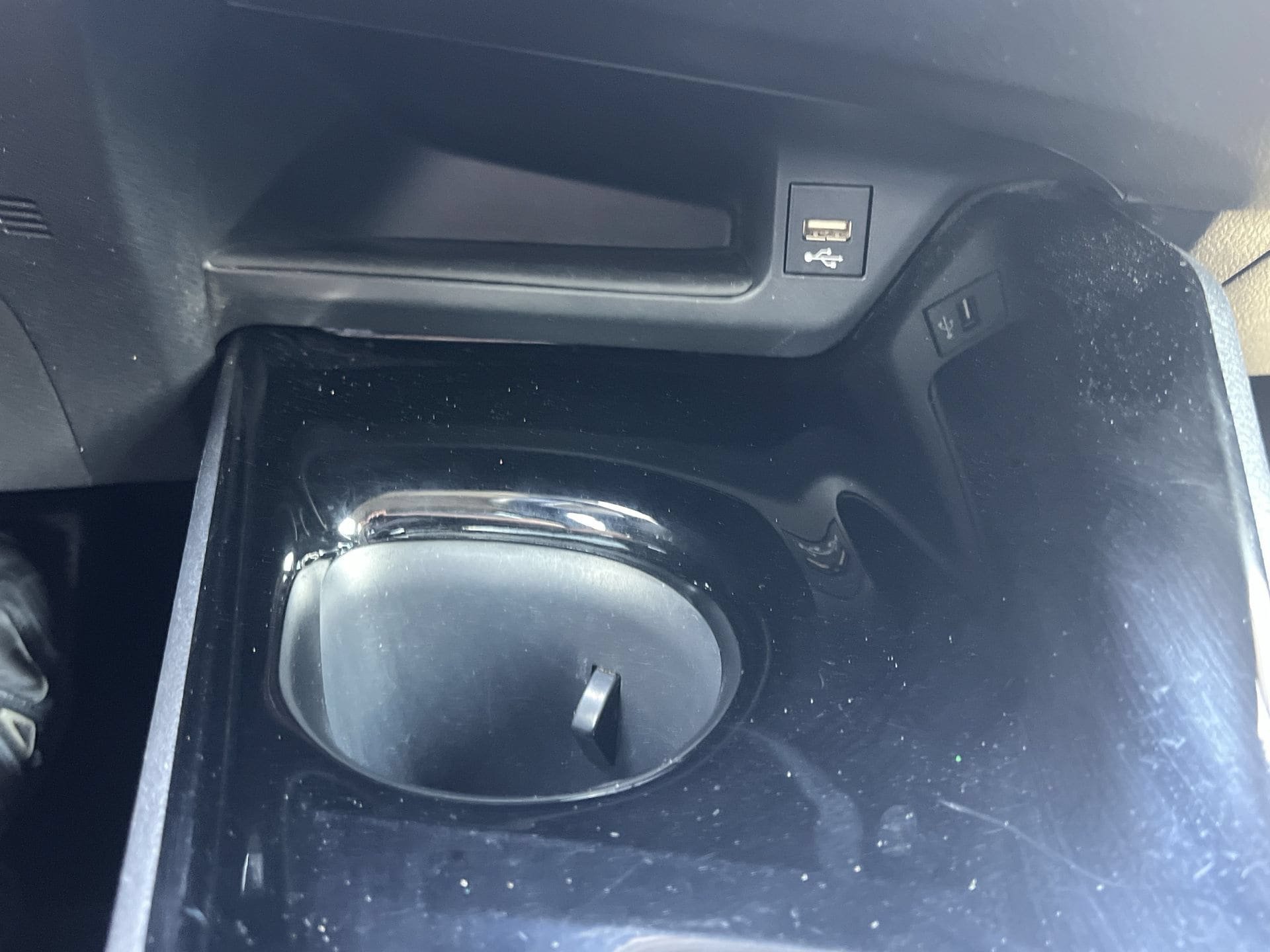 Used 2022 Toyota C-HR Limited FWD image 7