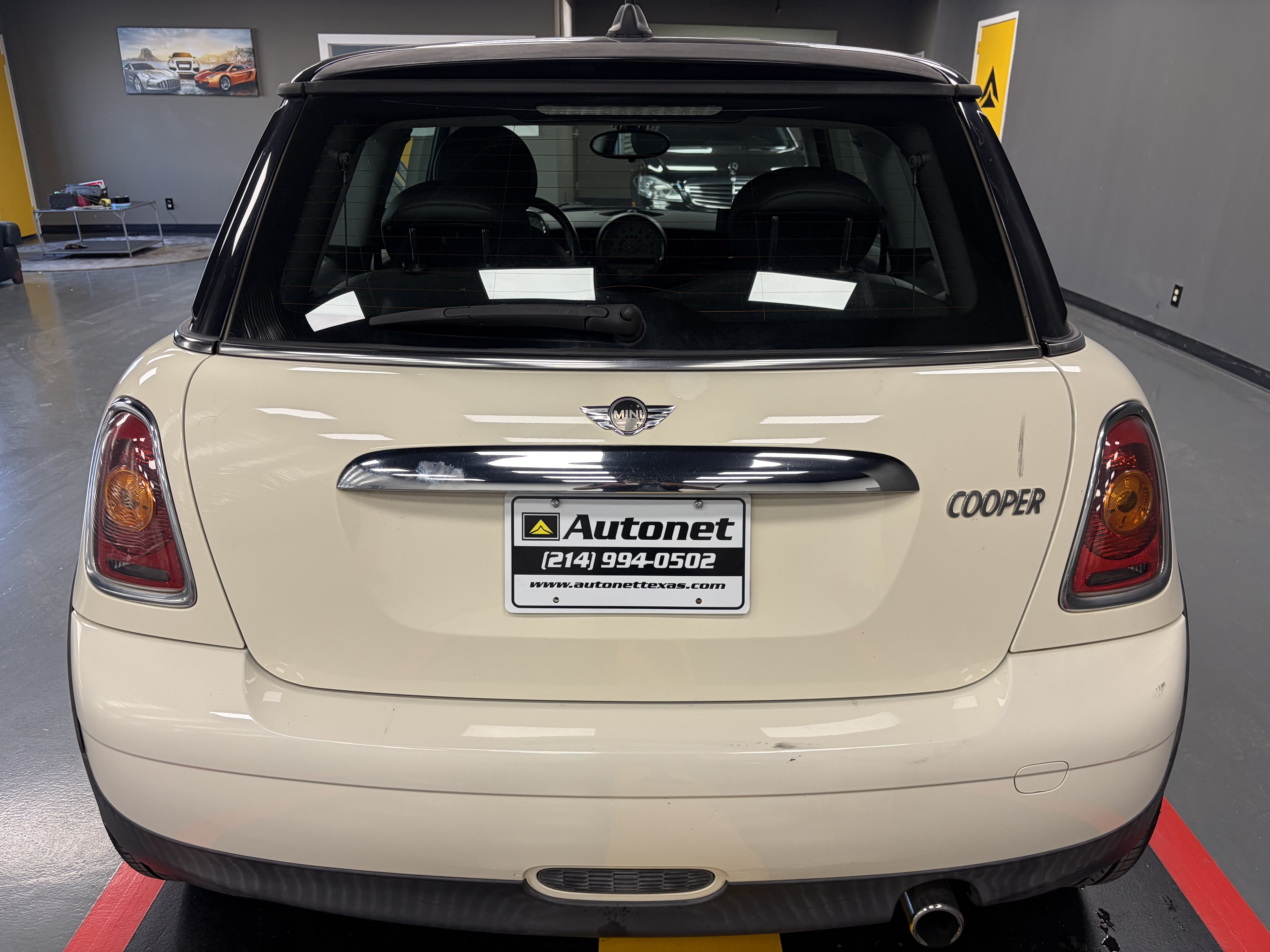Used 2010 MINI Cooper Hardtop FWD image 4