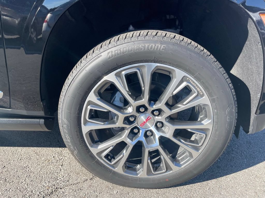 New 2026 GMC Yukon XL Denali w/ Sun & Power Step Package AWD/4WD image 31