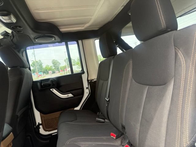 Used 2014 Jeep Wrangler Unlimited Sahara w/ Connectivity Group AWD/4WD image 10