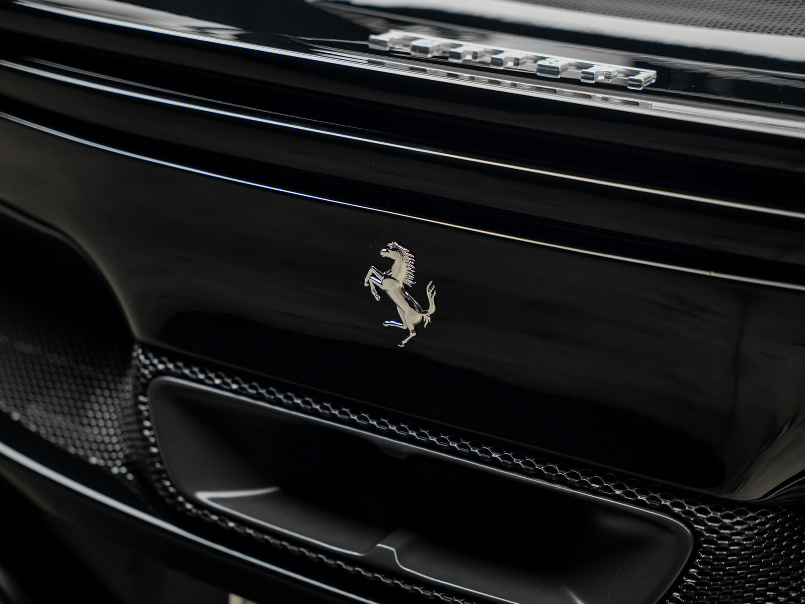 Used 2024 Ferrari 296 GTS RWD image 15