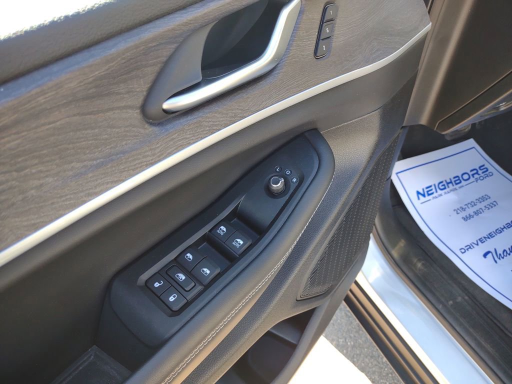 Used 2023 Jeep Grand Cherokee L Limited w/ MOPAR Finishing Package AWD/4WD image 11