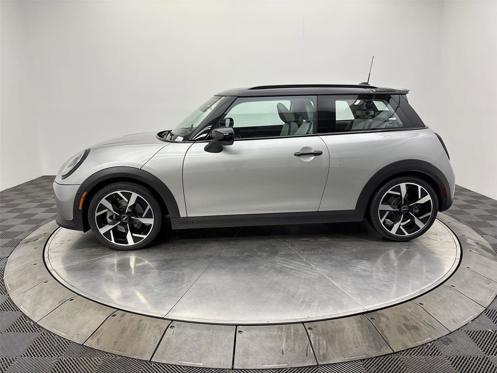 Used 2025 MINI Cooper S image 16
