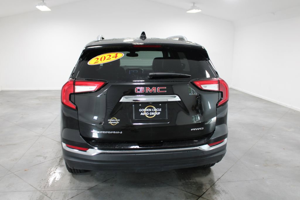 Used 2024 GMC Terrain SLT image 8