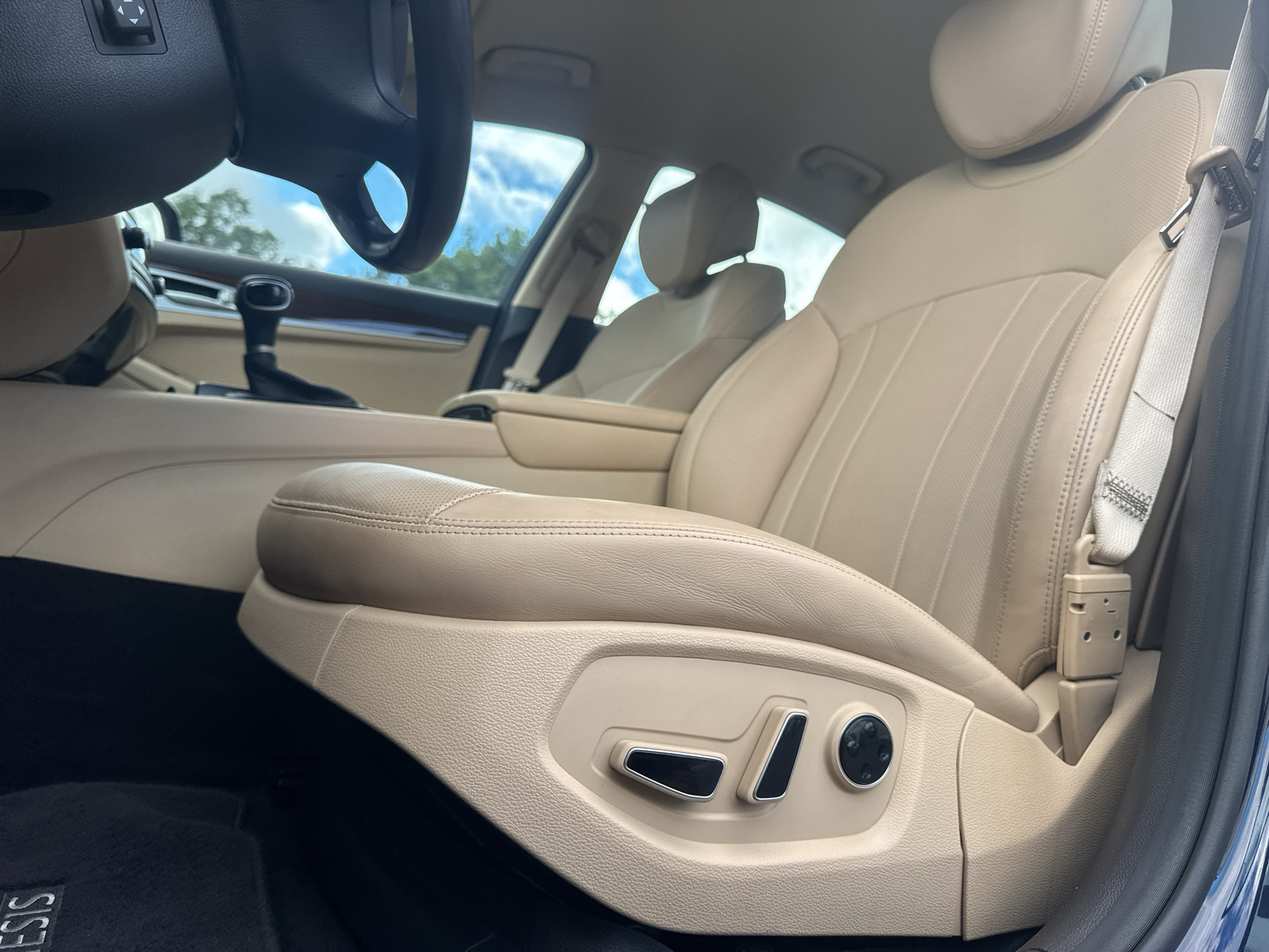 Used 2019 Genesis G80 3.8 RWD image 13