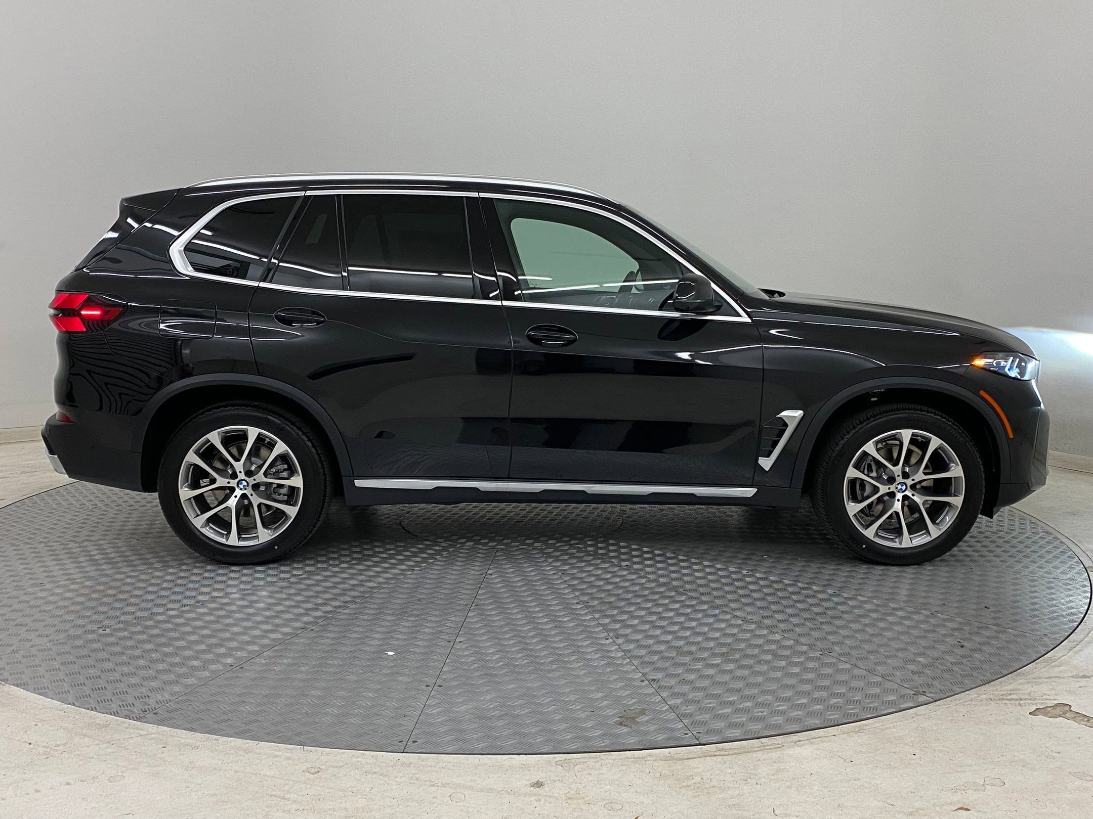 Used 2026 BMW X5 xDrive40i w/ Premium Package image 7