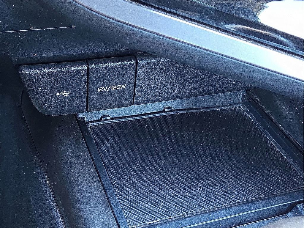 Used 2021 Toyota Camry LE image 27