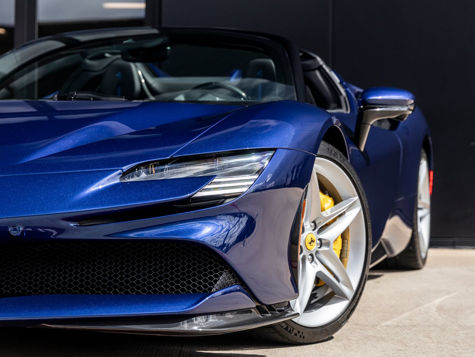Used 2022 Ferrari SF90 Spider AWD/4WD image 22