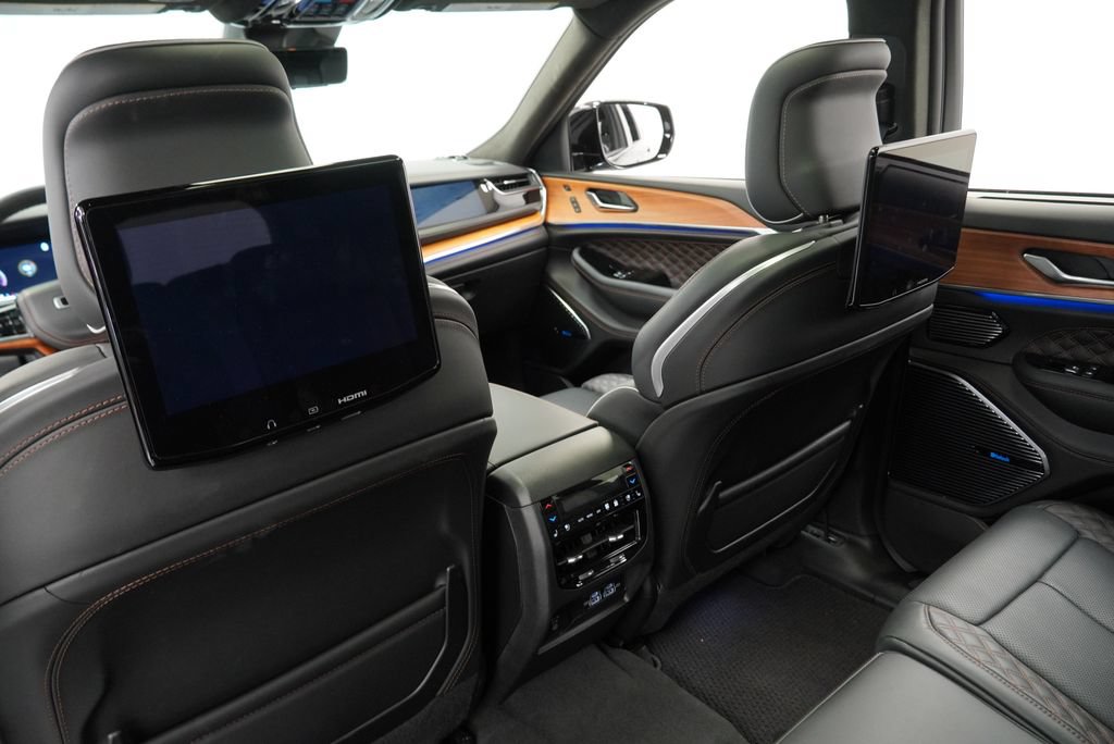 Used 2024 Jeep Grand Cherokee L Summit AWD/4WD image 15