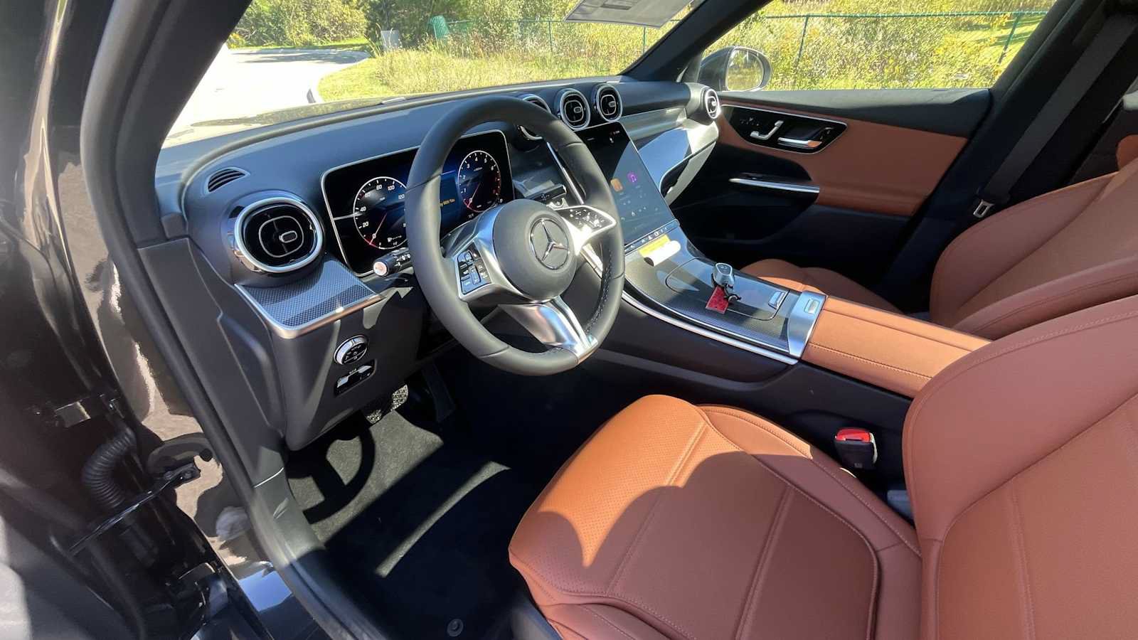 Used 2027 Mercedes-Benz GLC 300 4MATIC image 13