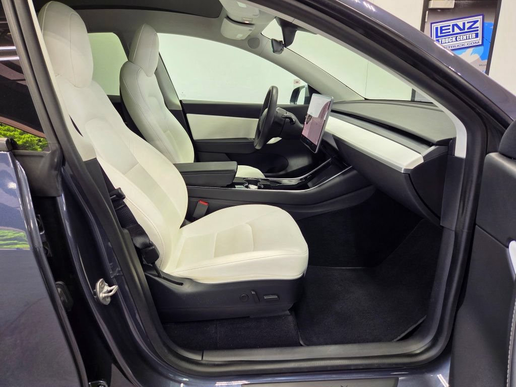 Used 2020 Tesla Model Y Long Range AWD/4WD image 16