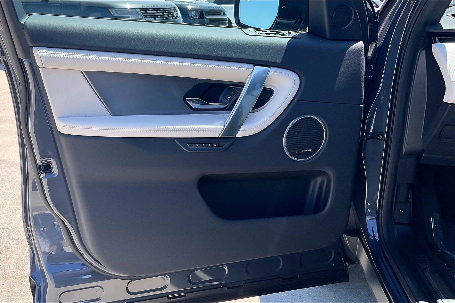 New 2026 Land Rover Discovery Sport Landmark AWD/4WD image 14
