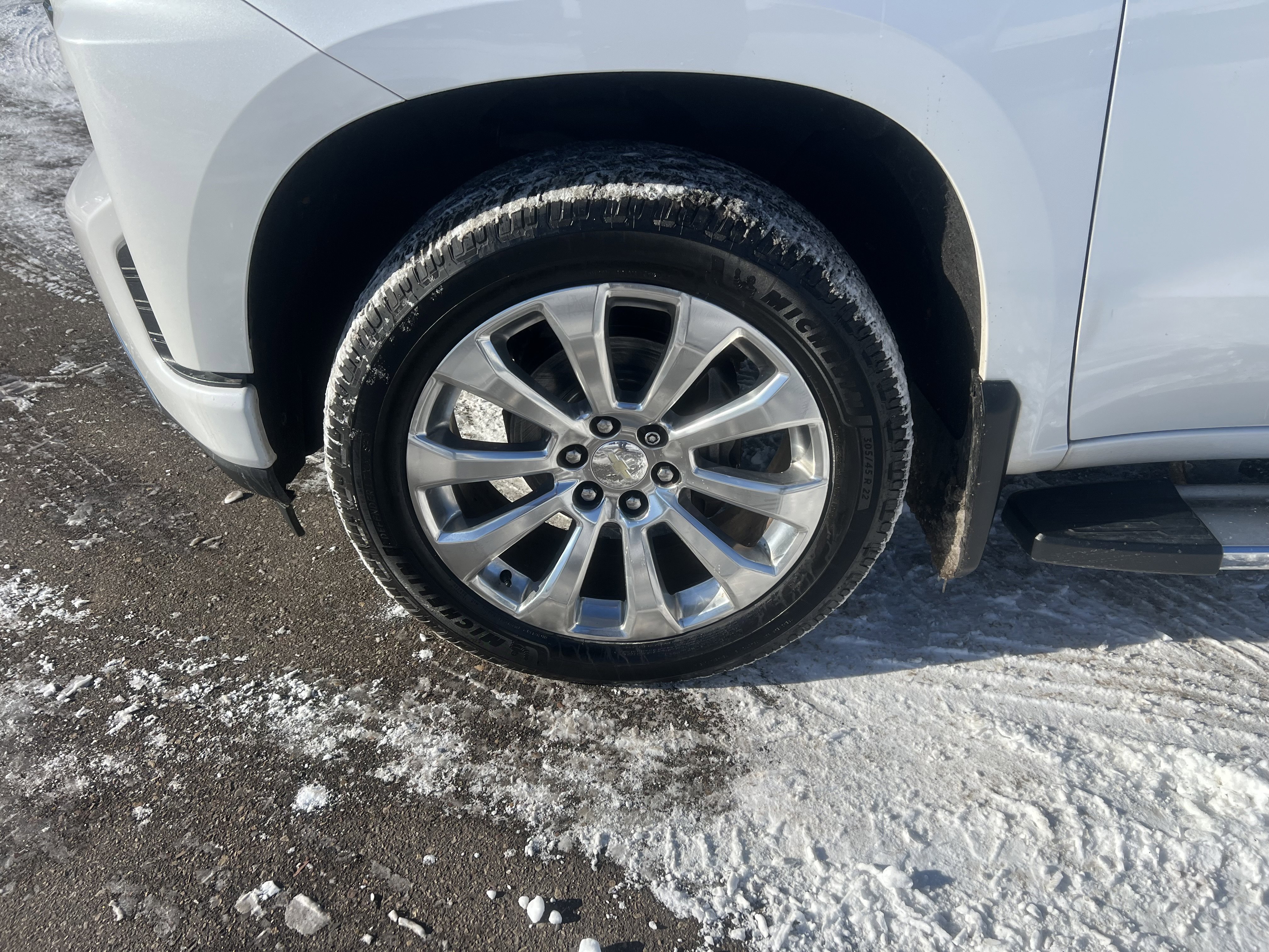 Used 2019 Chevrolet Silverado 1500 High Country w/ Technology Package image 4