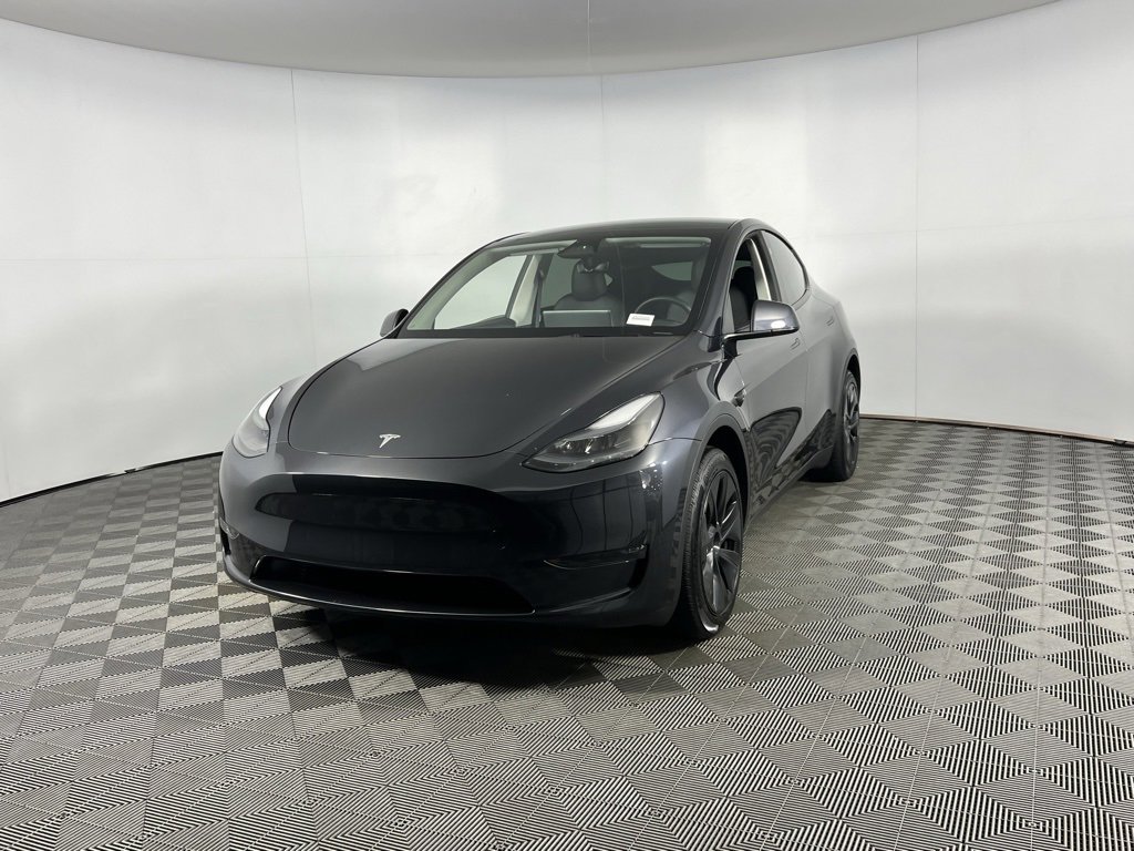 Used 2025 Tesla Model Y Long Range image 10