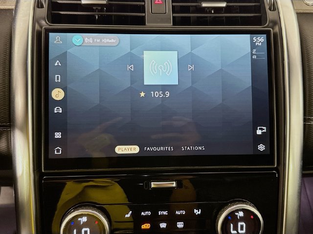 Used 2023 Land Rover Discovery Metropolitan Edition AWD/4WD image 15