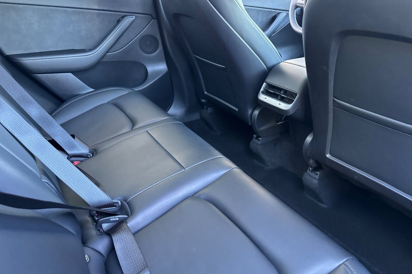 Used 2021 Tesla Model Y Long Range image 29