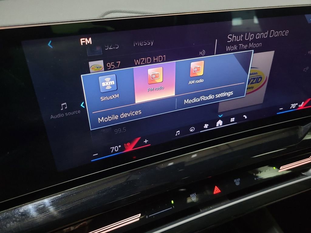 Used 2024 BMW 530i xDrive w/ Premium Package image 30