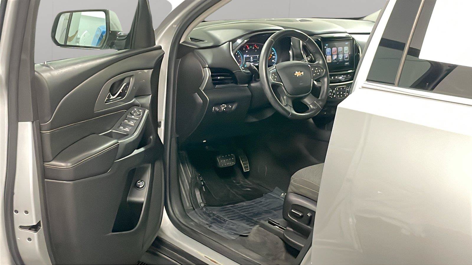Used 2018 Chevrolet Traverse LT FWD image 23