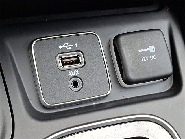 Used 2019 Jeep Cherokee Limited image 27