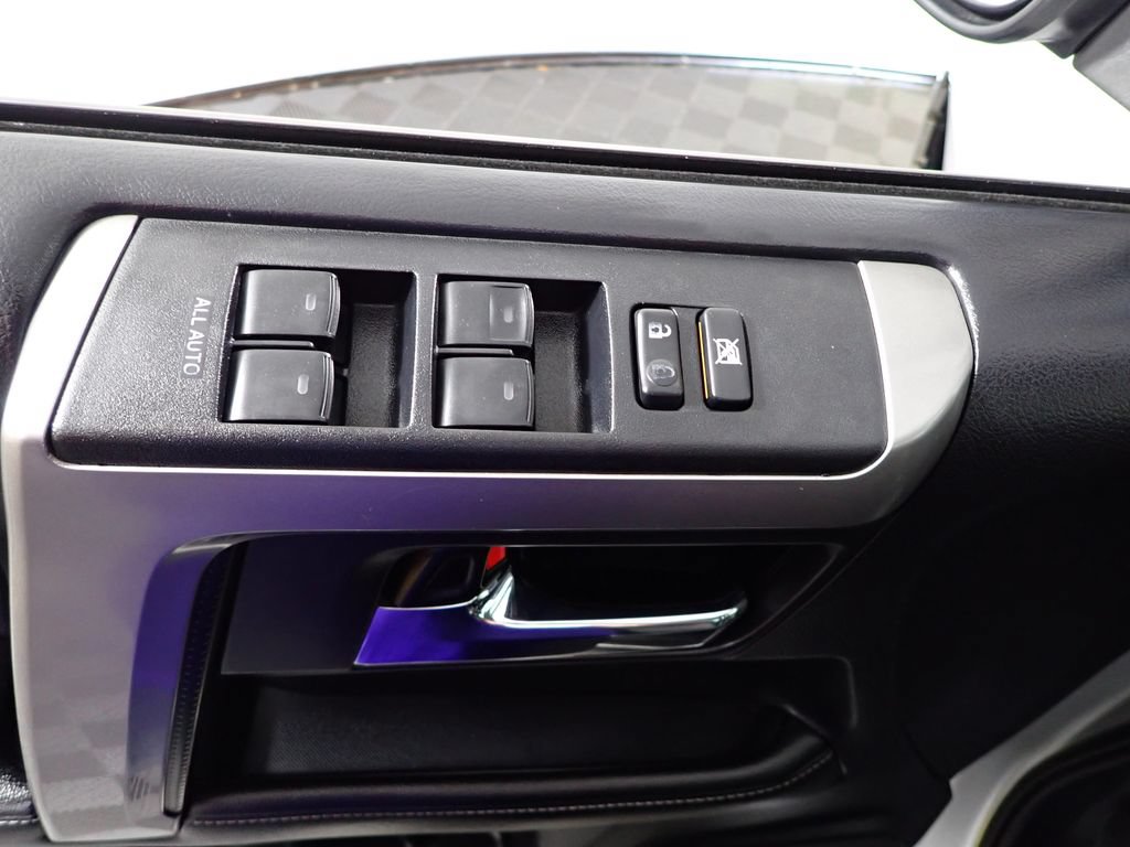 Used 2014 Toyota 4Runner SR5 AWD/4WD image 19