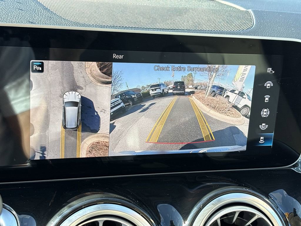 Used 2021 Mercedes-Benz GLB 250 w/ Premium Package image 15