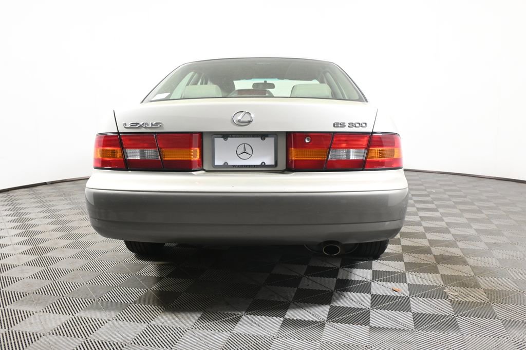 Used 1998 Lexus ES 330 FWD image 6